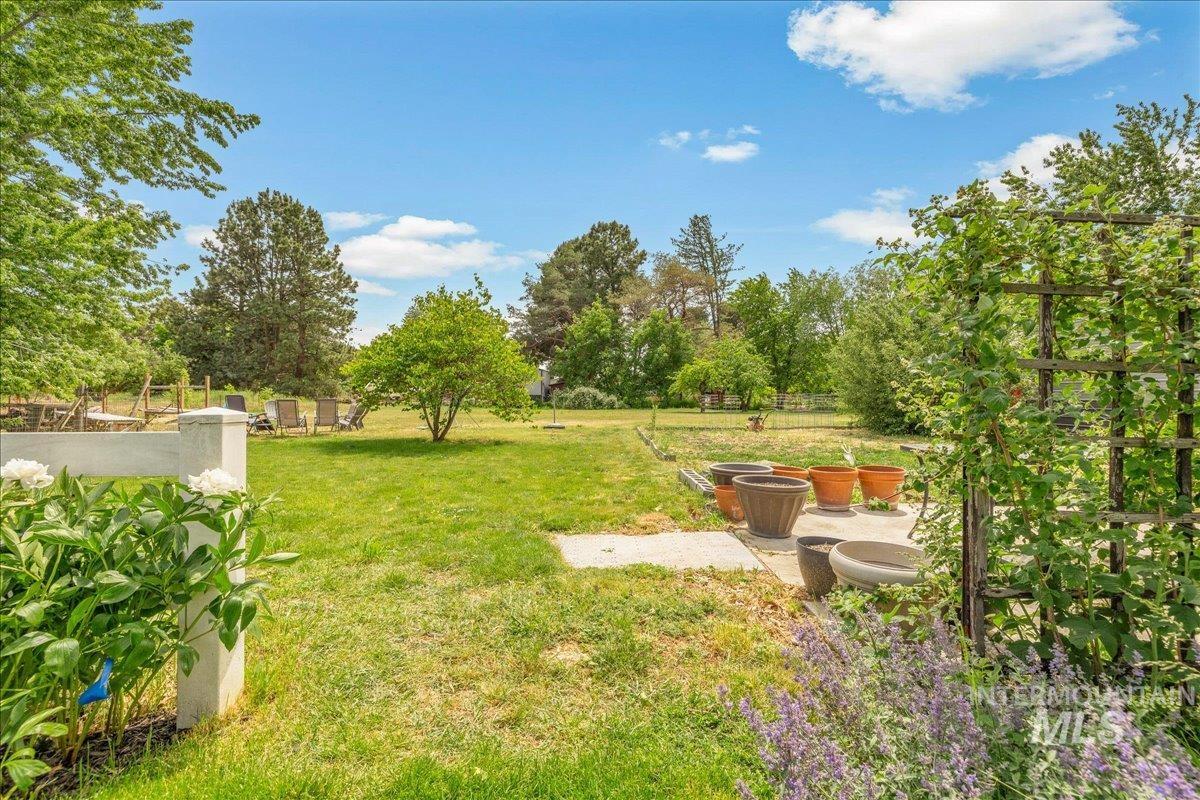 4125 E Green Meadow Dr, Meridian, Idaho 83646-5813, 4 Bedrooms, 2.5 Bathrooms, Residential For Sale, Price $875,000,MLS 98988080