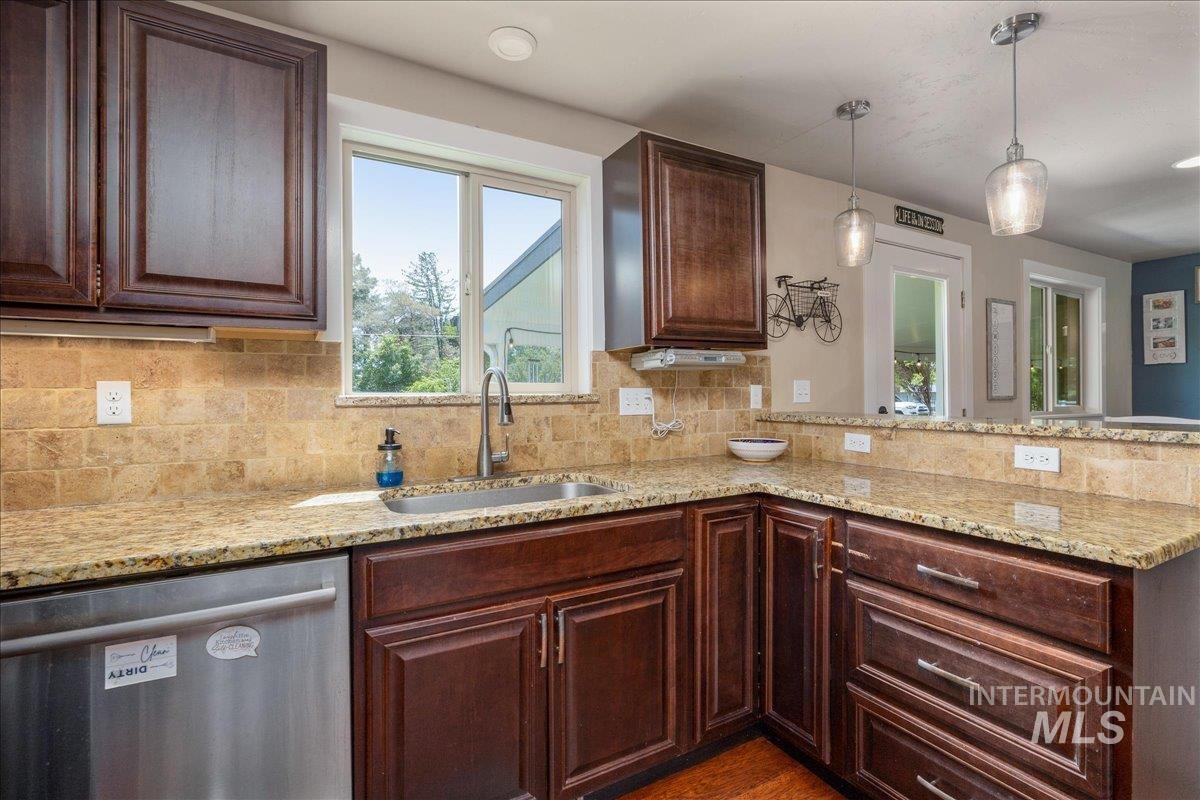 4125 E Green Meadow Dr, Meridian, Idaho 83646-5813, 4 Bedrooms, 2.5 Bathrooms, Residential For Sale, Price $875,000,MLS 98988080