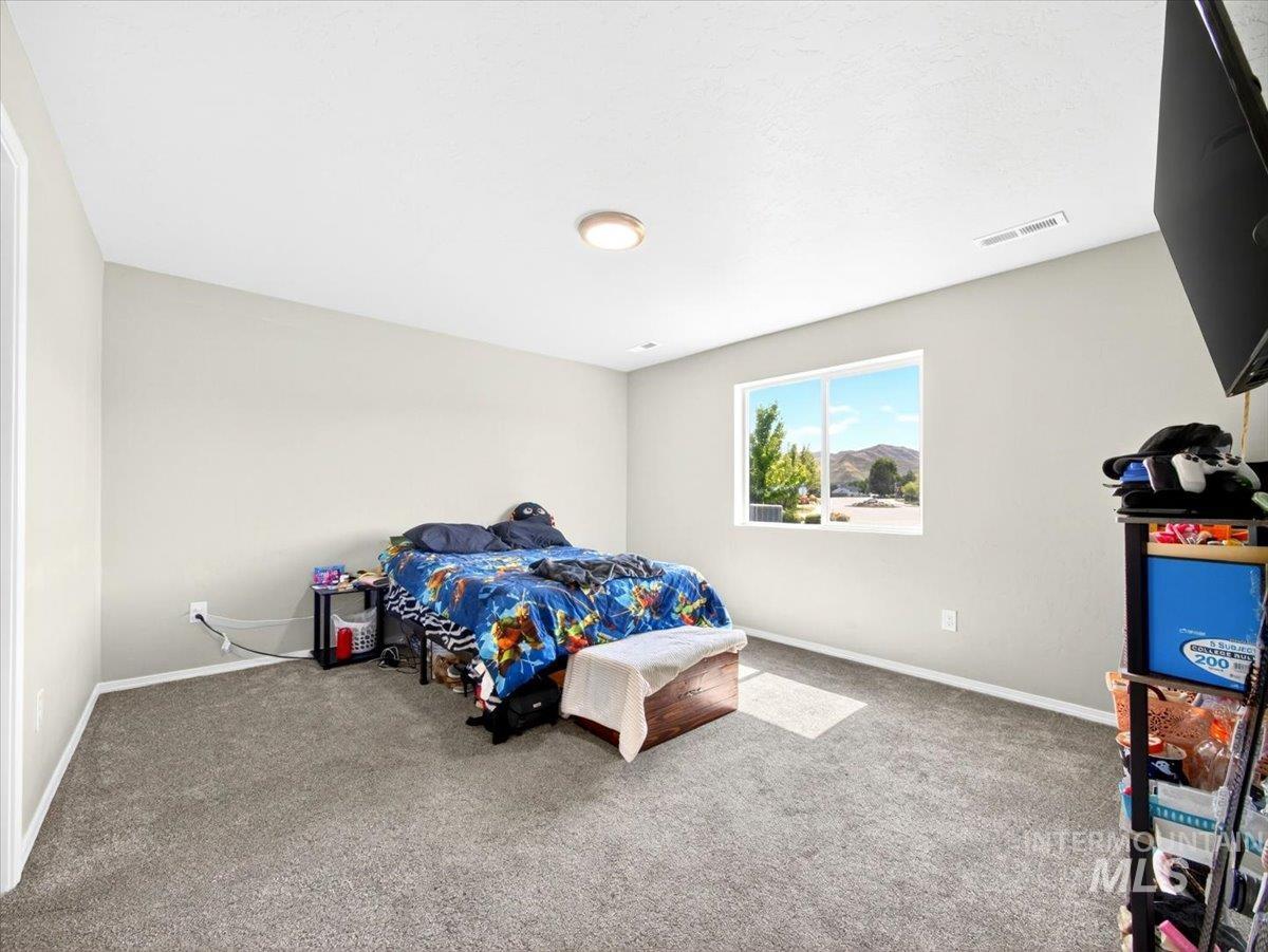 878 S Beaver Creek Way, Emmett, Idaho 83617, 3 Bedrooms, 2 Bathrooms, Residential For Sale, Price $337,900, 98988085