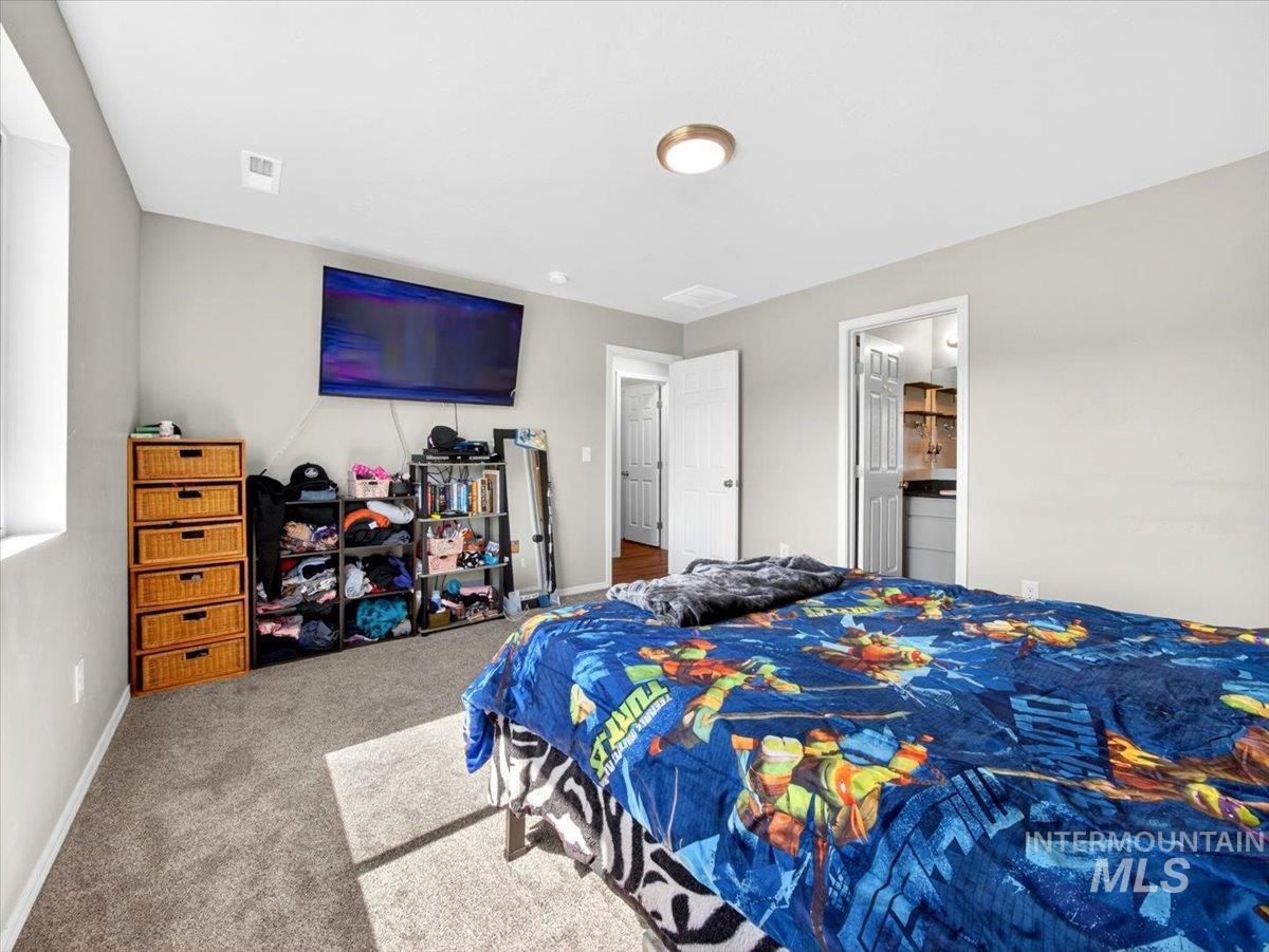 878 S Beaver Creek Way, Emmett, Idaho 83617, 3 Bedrooms, 2 Bathrooms, Residential For Sale, Price $337,900, 98988085