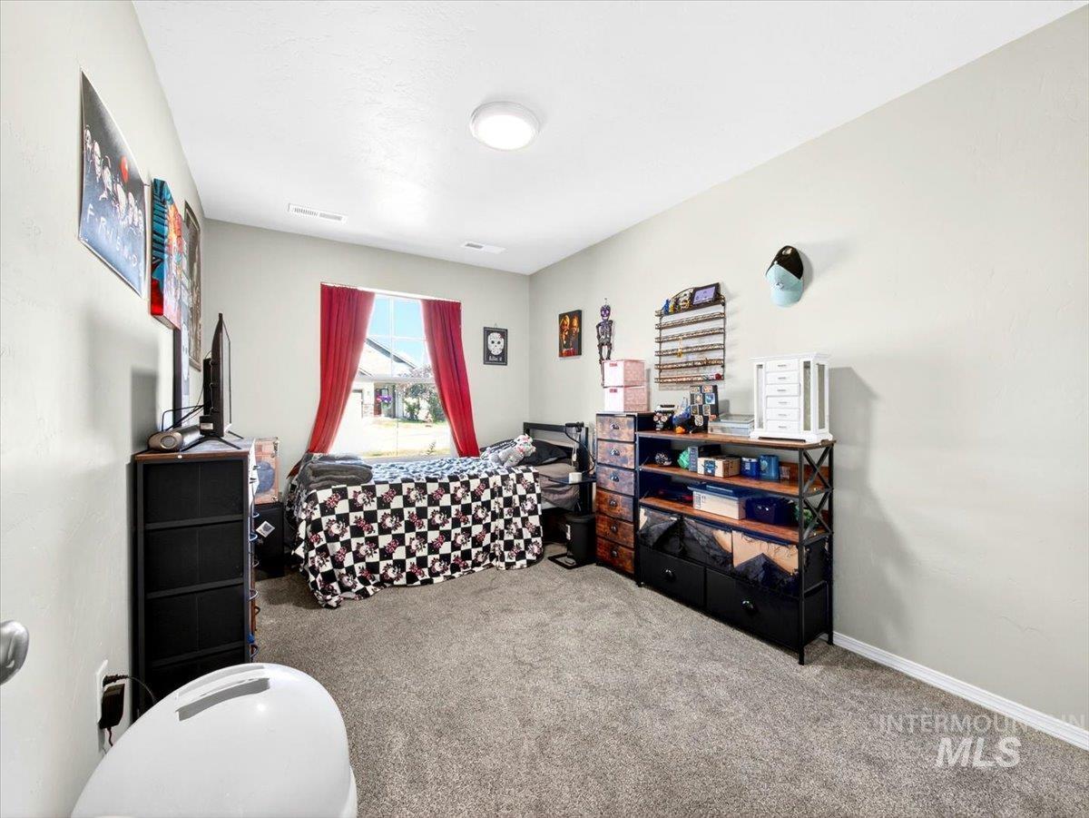 878 S Beaver Creek Way, Emmett, Idaho 83617, 3 Bedrooms, 2 Bathrooms, Residential For Sale, Price $337,900, 98988085