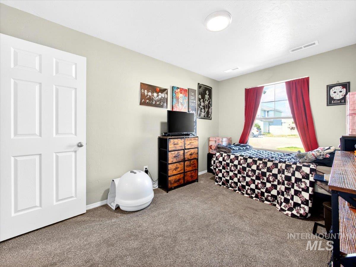 878 S Beaver Creek Way, Emmett, Idaho 83617, 3 Bedrooms, 2 Bathrooms, Residential For Sale, Price $337,900, 98988085