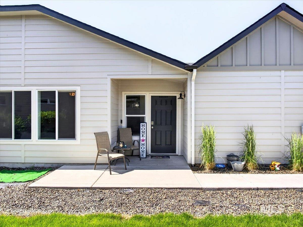 878 S Beaver Creek Way, Emmett, Idaho 83617, 3 Bedrooms, 2 Bathrooms, Residential For Sale, Price $337,900, 98988085