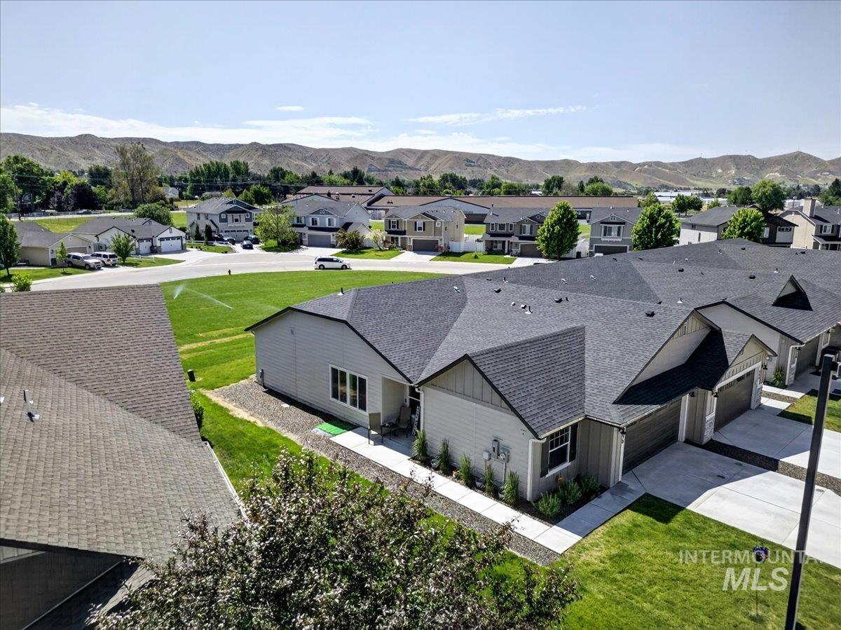 878 S Beaver Creek Way, Emmett, Idaho 83617, 3 Bedrooms, 2 Bathrooms, Residential For Sale, Price $339,900,MLS 98988085