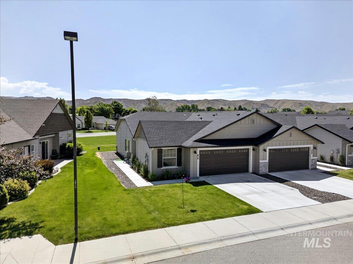 878 S Beaver Creek Way, Emmett, Idaho 83617, 3 Bedrooms, 2 Bathrooms, Residential For Sale, Price $339,900,MLS 98988085