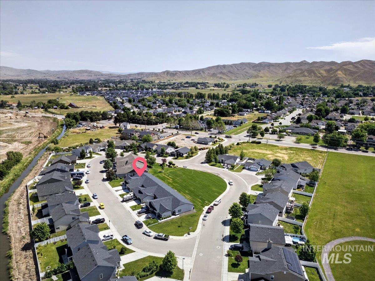 878 S Beaver Creek Way, Emmett, Idaho 83617, 3 Bedrooms, 2 Bathrooms, Residential For Sale, Price $339,900,MLS 98988085