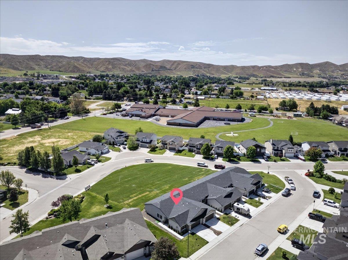 878 S Beaver Creek Way, Emmett, Idaho 83617, 3 Bedrooms, 2 Bathrooms, Residential For Sale, Price $337,900, 98988085