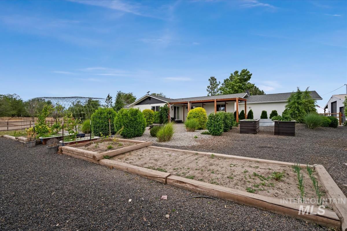 4602 W Central Rd, Emmett, Idaho 83617, 5 Bedrooms, 3 Bathrooms, Residential For Sale, Price $979,999, 98988088