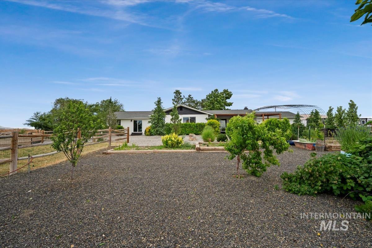 4602 W Central Rd, Emmett, Idaho 83617, 5 Bedrooms, 3 Bathrooms, Residential For Sale, Price $979,999, 98988088