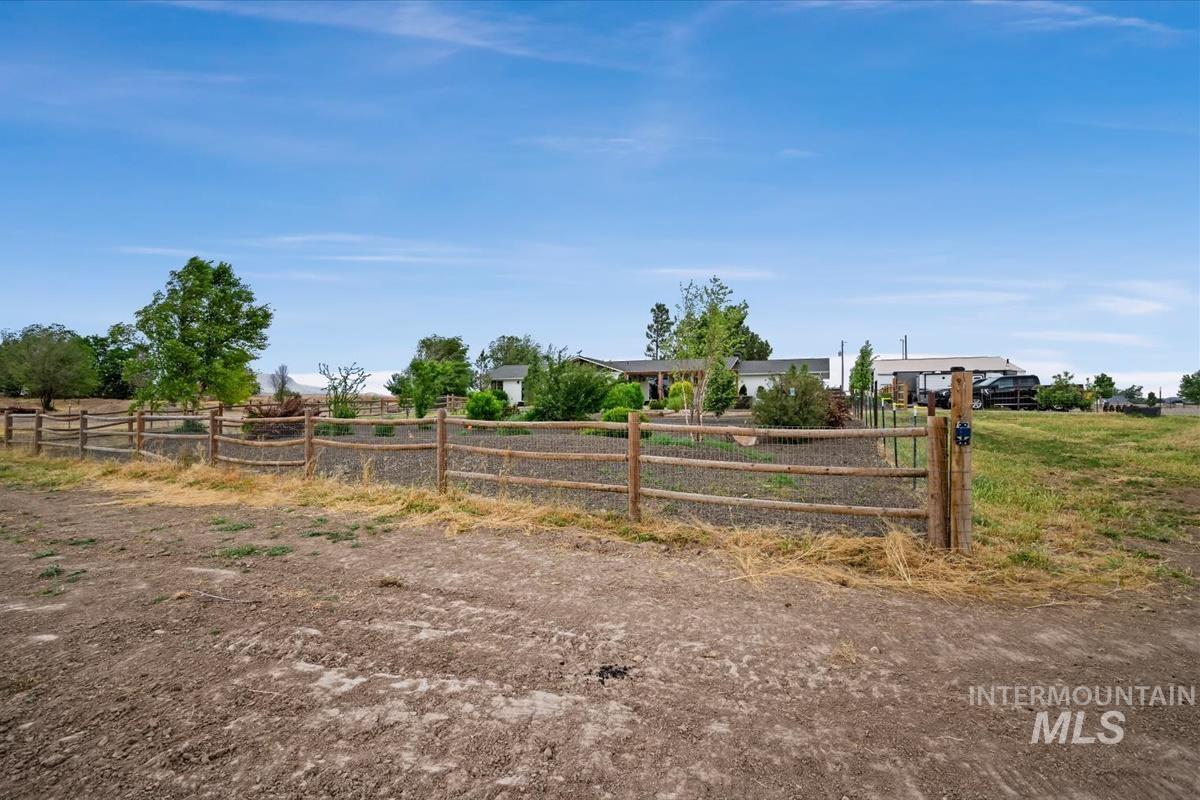 4602 W Central Rd, Emmett, Idaho 83617, 5 Bedrooms, 3 Bathrooms, Residential For Sale, Price $979,999, 98988088