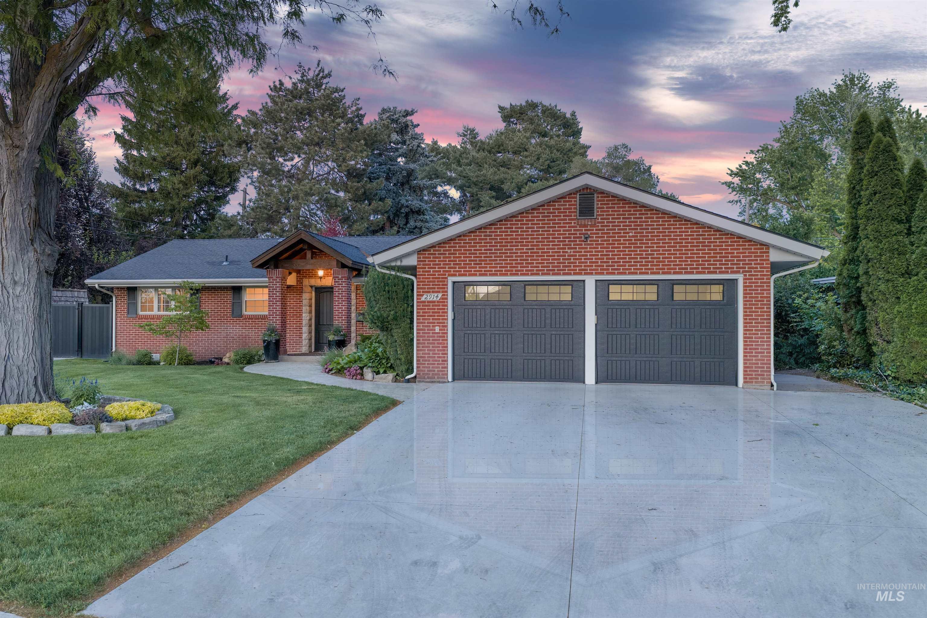 2914 N Alamo, Boise, Idaho 83704, 4 Bedrooms, 3 Bathrooms, Residential For Sale, Price $899,999, 98988091