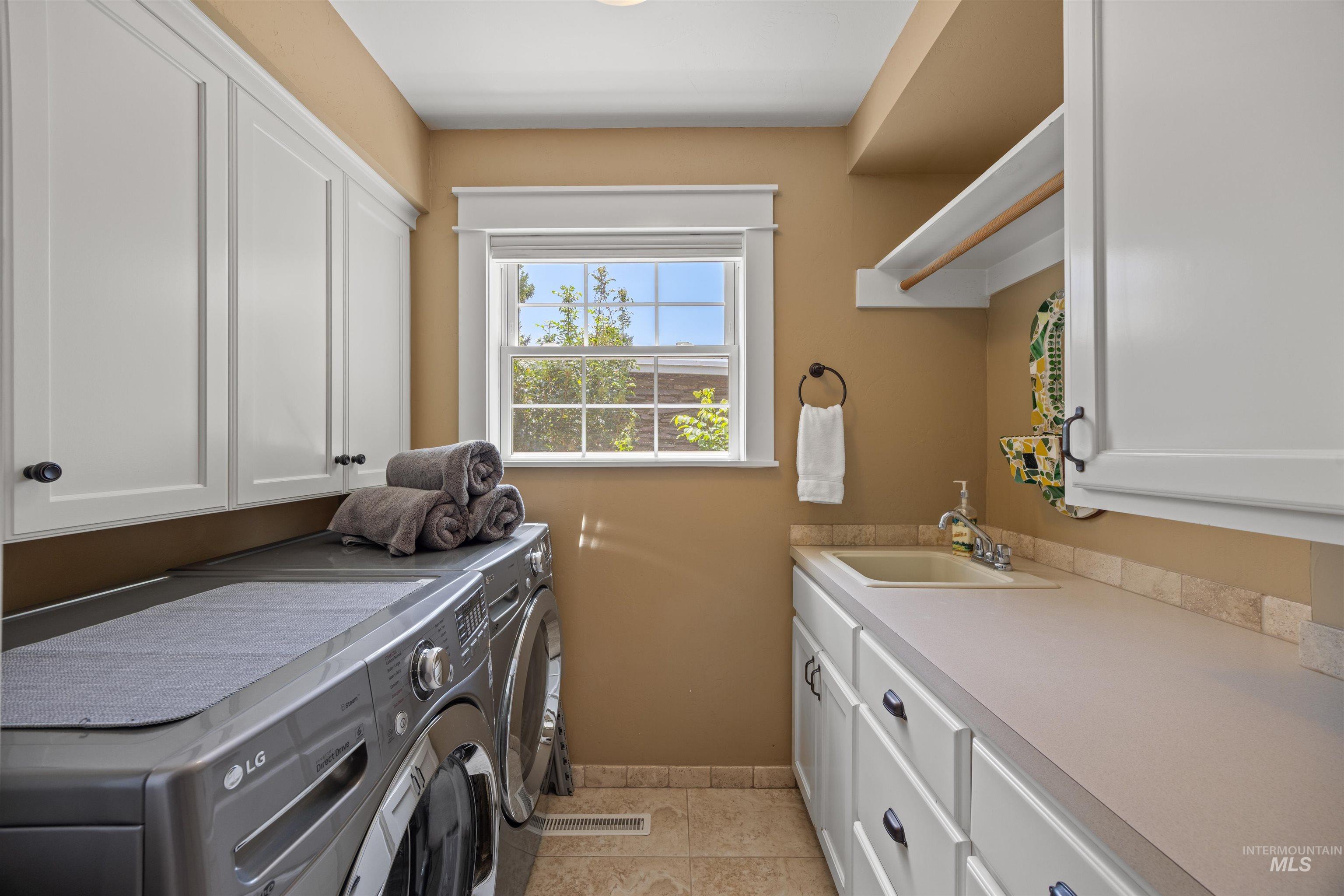2914 N Alamo, Boise, Idaho 83704, 4 Bedrooms, 3 Bathrooms, Residential For Sale, Price $899,999, 98988091