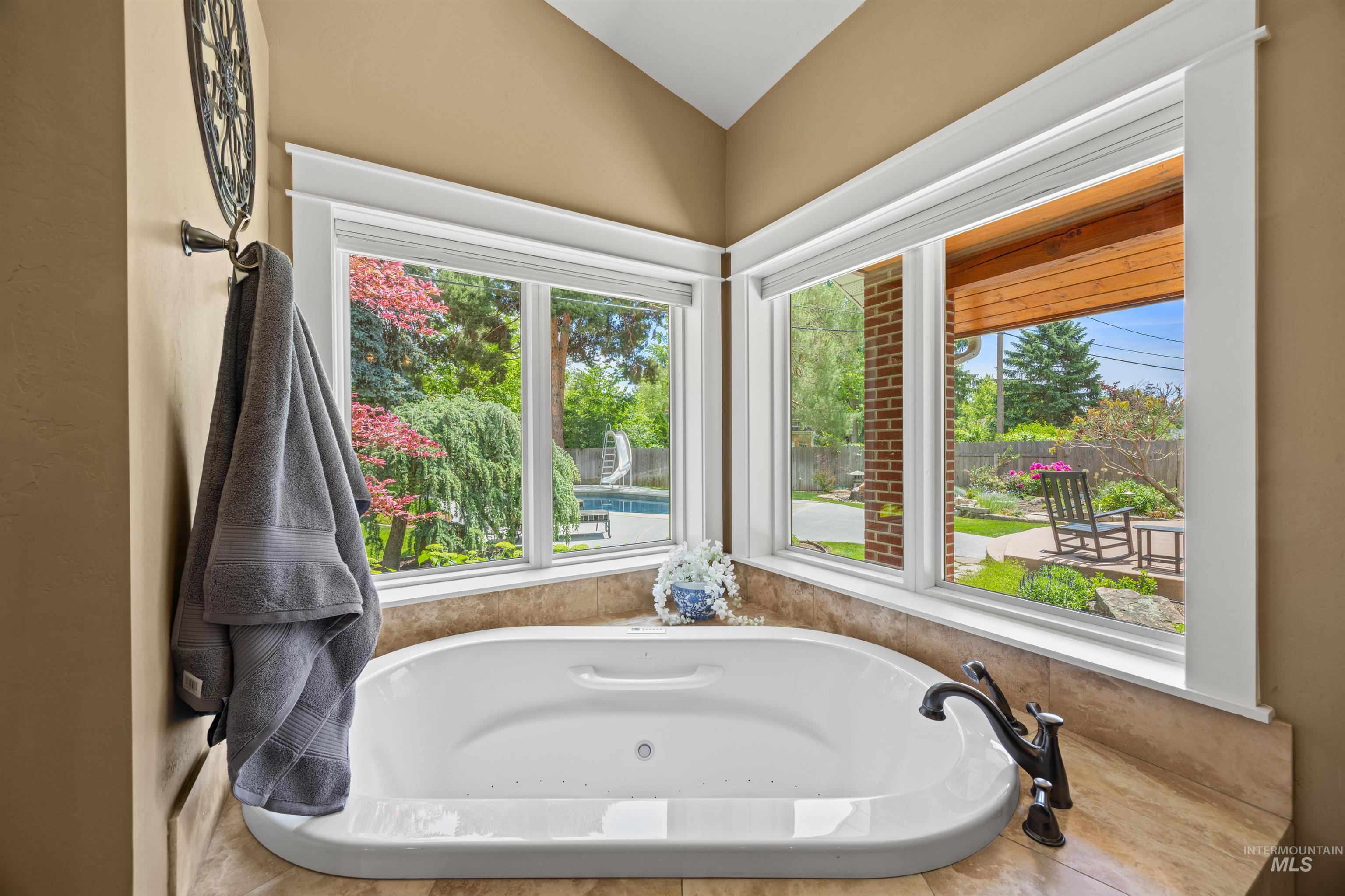 2914 N Alamo, Boise, Idaho 83704, 4 Bedrooms, 3 Bathrooms, Residential For Sale, Price $899,999, 98988091