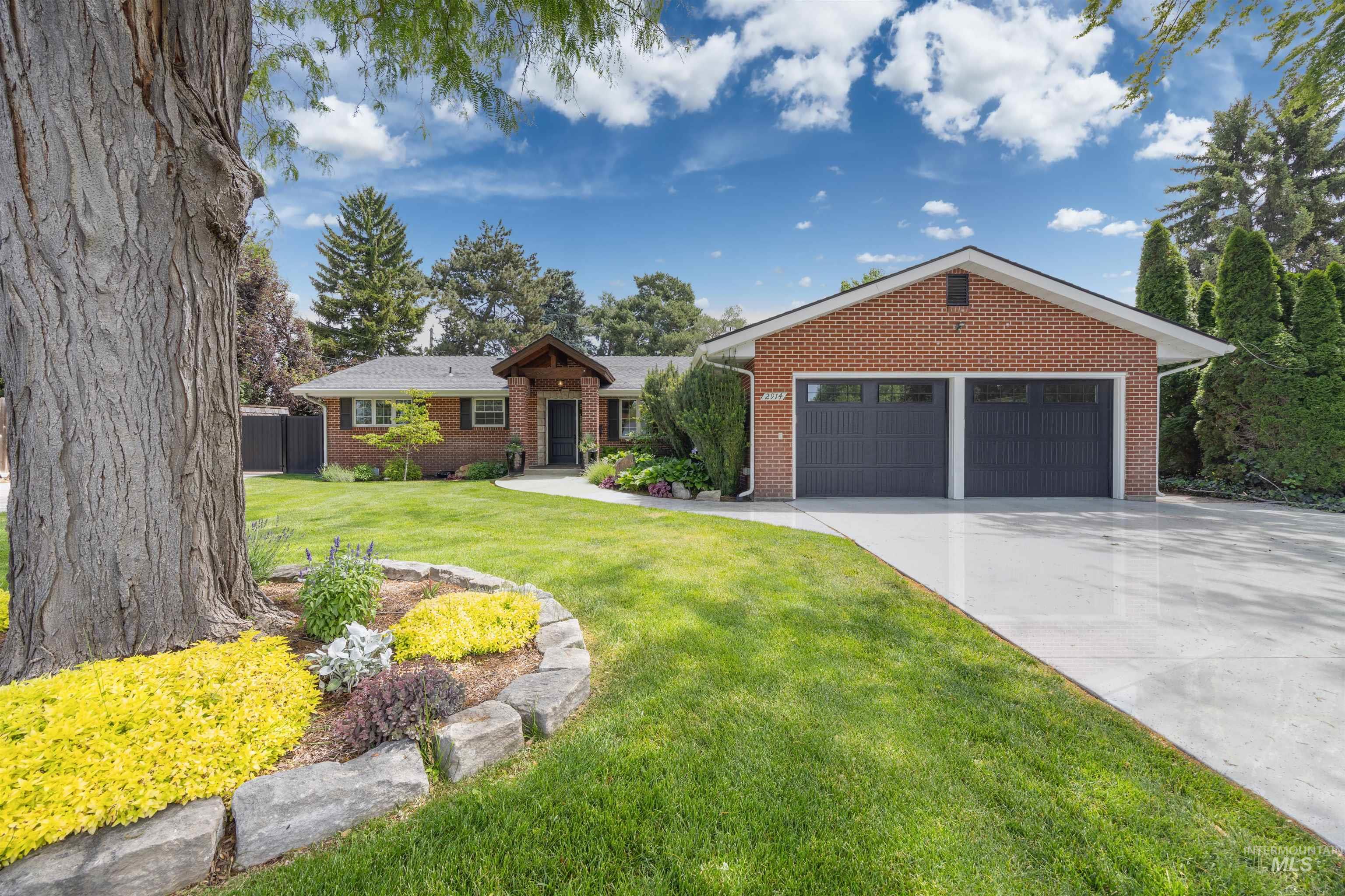 2914 N Alamo, Boise, Idaho 83704, 4 Bedrooms, 3 Bathrooms, Residential For Sale, Price $899,999, 98988091
