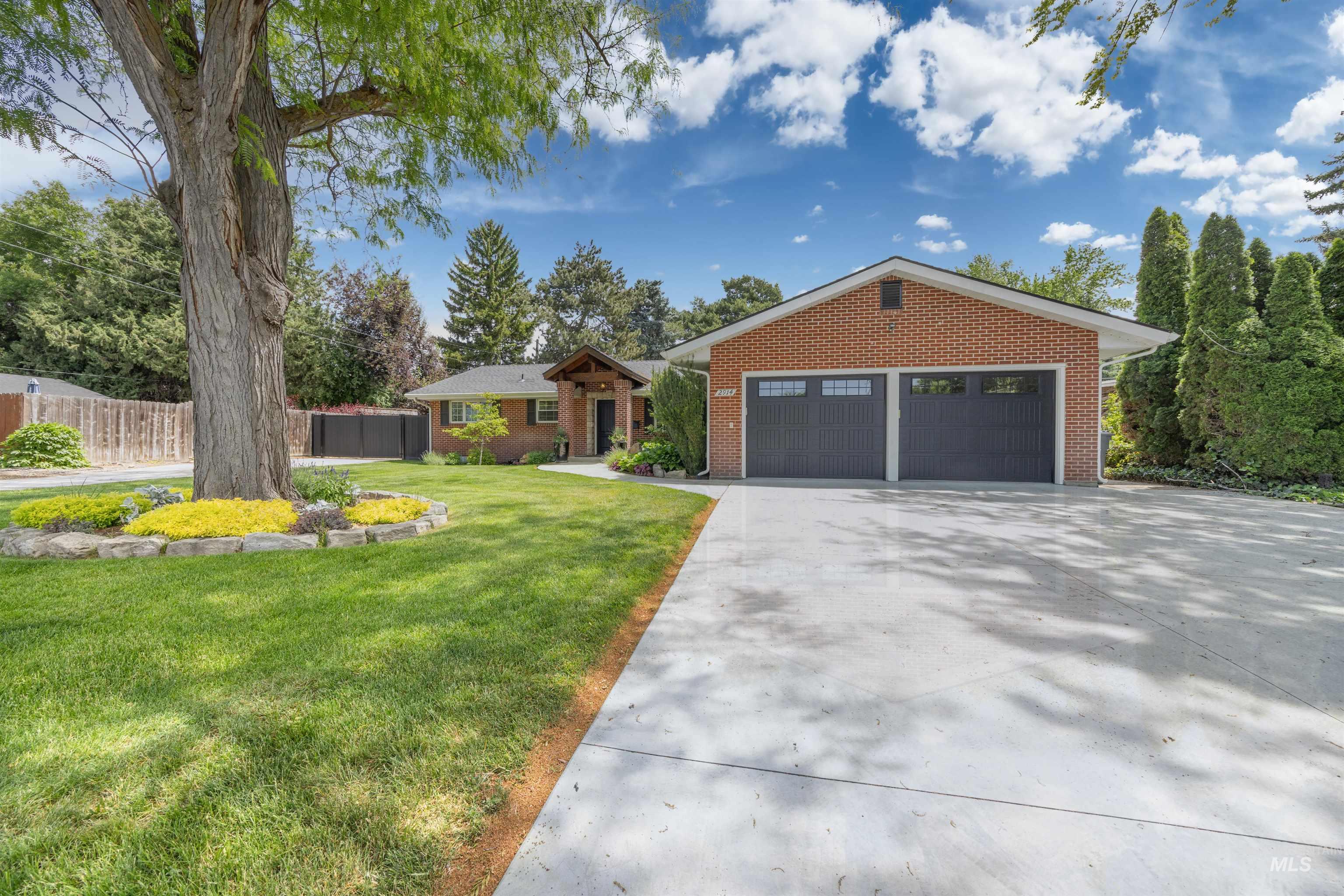2914 N Alamo, Boise, Idaho 83704, 4 Bedrooms, 3 Bathrooms, Residential For Sale, Price $899,999, 98988091