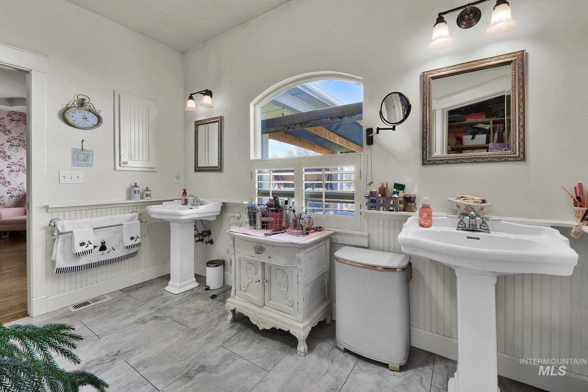 15955 Wintergreen, Caldwell, Idaho 83607, 3 Bedrooms, 2.5 Bathrooms, Residential For Sale, Price $700,000,MLS 98988095