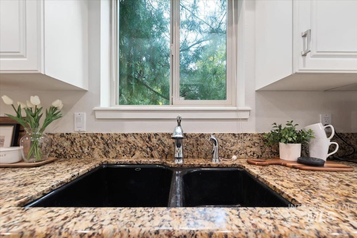 1979 S Springbrook Ln, Boise, Idaho 83706, 3 Bedrooms, 2.5 Bathrooms, Residential For Sale, Price $895,000, 98988102