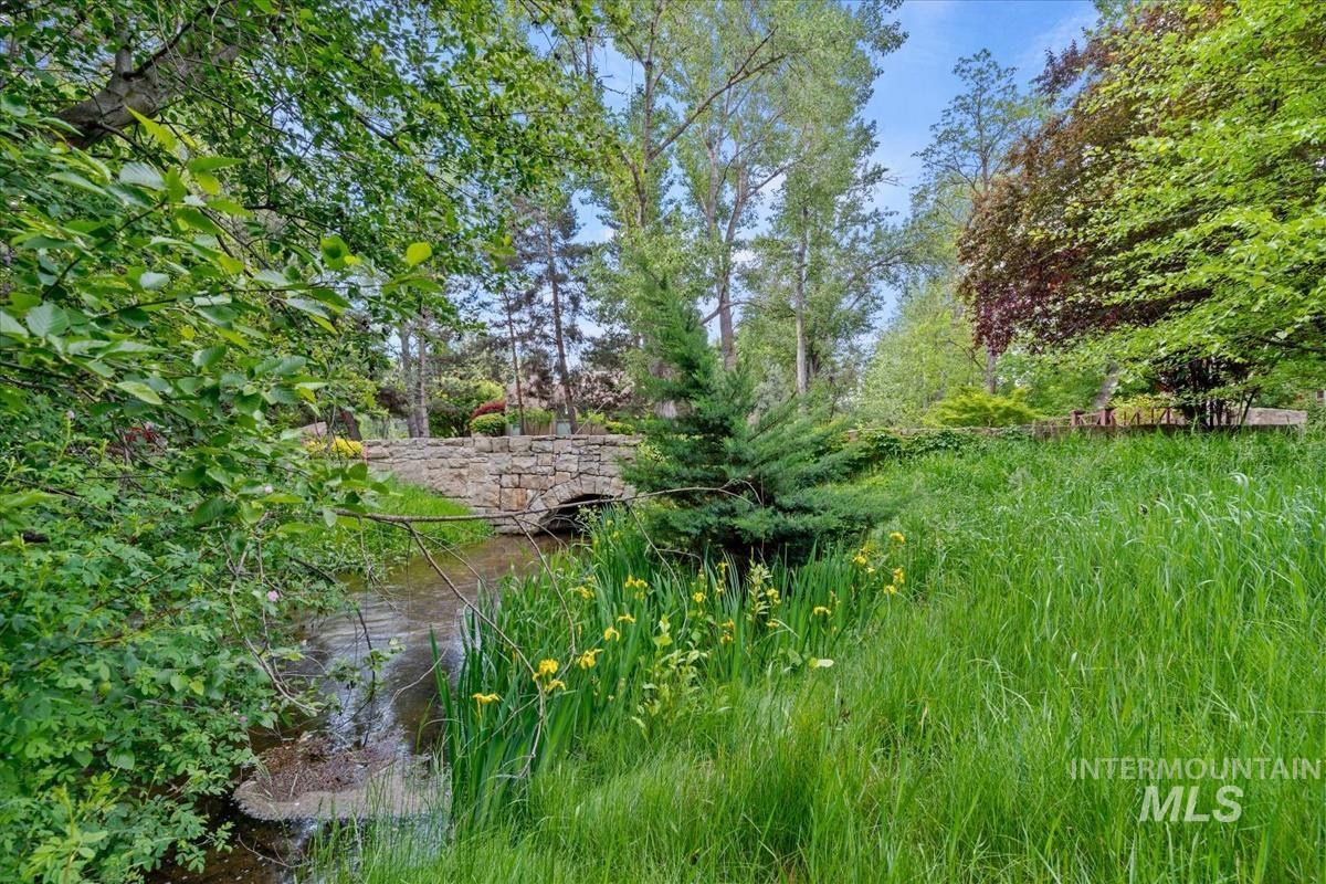 1979 S Springbrook Ln, Boise, Idaho 83706, 3 Bedrooms, 2.5 Bathrooms, Residential For Sale, Price $895,000, 98988102