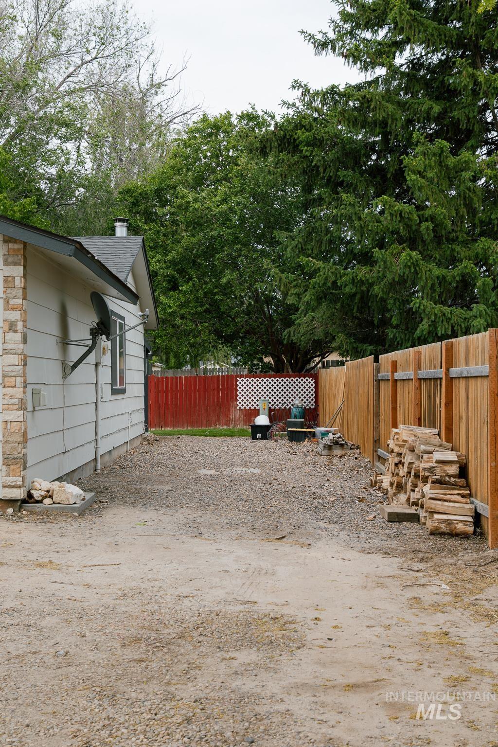 1406 N Lucille, Fruitland, Idaho 83619, 3 Bedrooms, 2 Bathrooms, Residential For Sale, Price $358,000,MLS 98988103