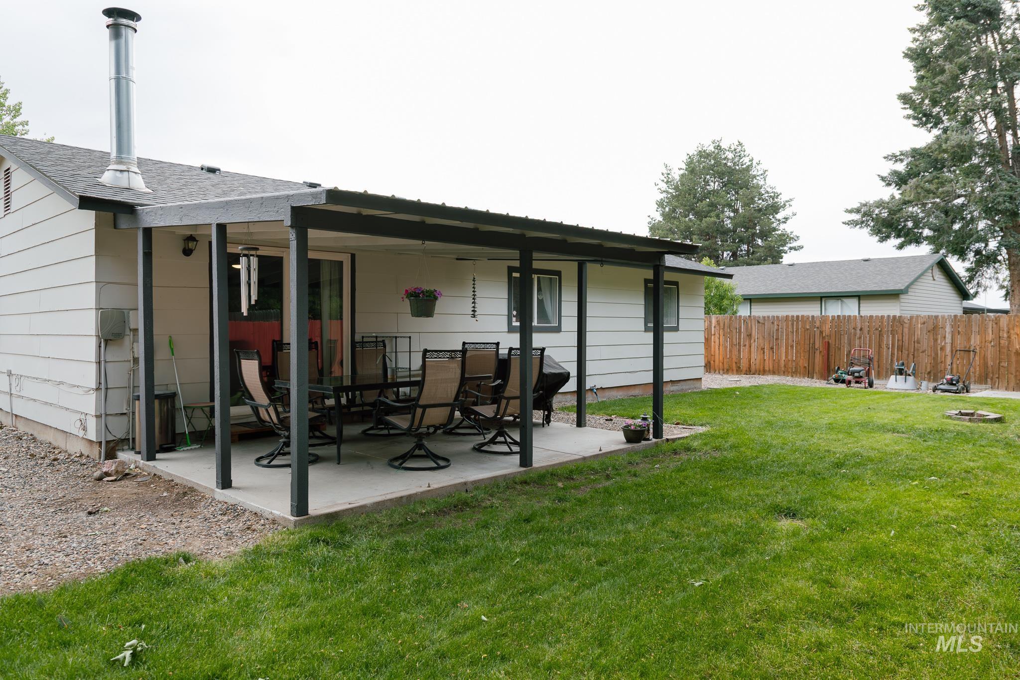 1406 N Lucille, Fruitland, Idaho 83619, 3 Bedrooms, 2 Bathrooms, Residential For Sale, Price $358,000,MLS 98988103