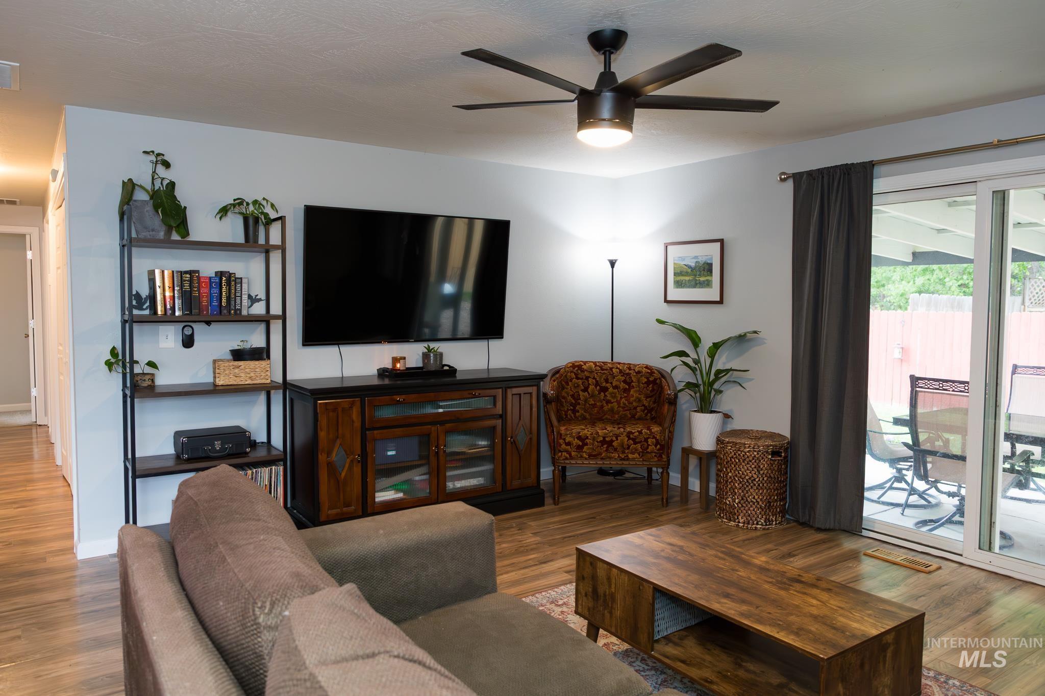 1406 N Lucille, Fruitland, Idaho 83619, 3 Bedrooms, 2 Bathrooms, Residential For Sale, Price $358,000,MLS 98988103