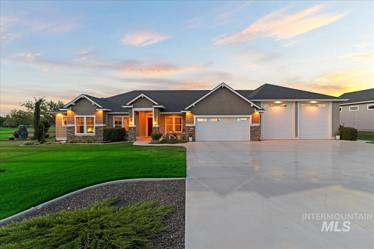 22206 Aura Vista Way, Caldwell, Idaho 83607, 4 Bedrooms, 2.5 Bathrooms, Residential For Sale, Price $1,020,000, 98988104