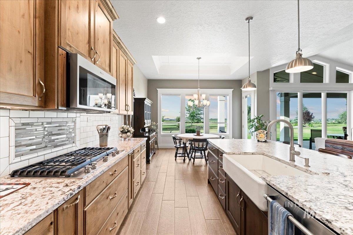 22206 Aura Vista Way, Caldwell, Idaho 83607, 4 Bedrooms, 2.5 Bathrooms, Residential For Sale, Price $1,020,000, 98988104