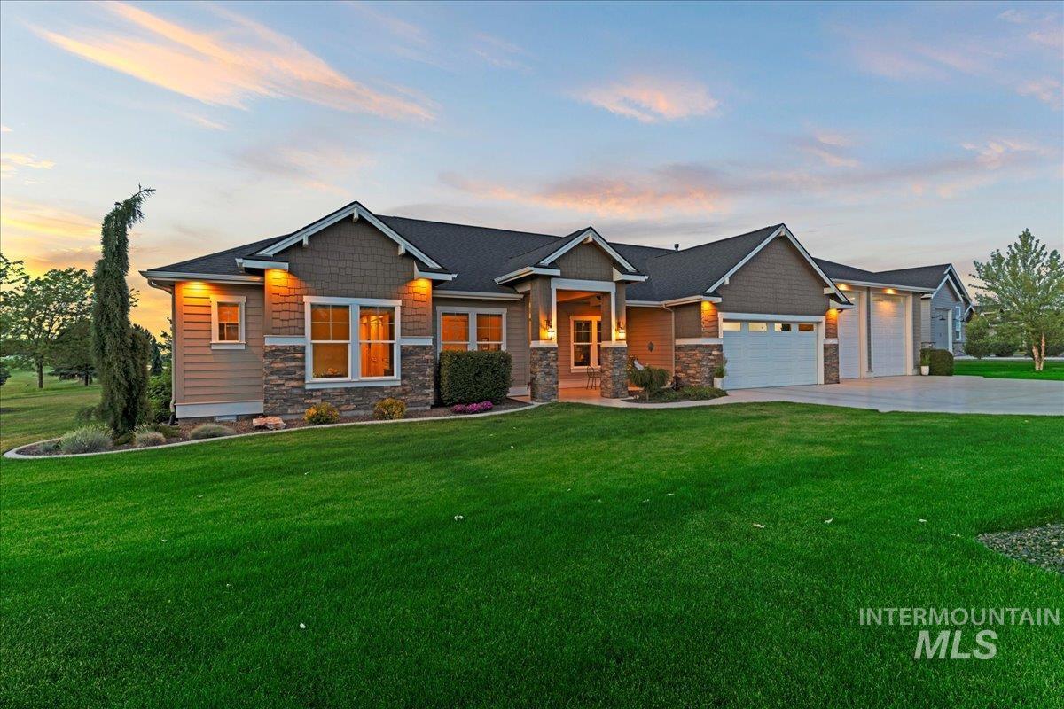 22206 Aura Vista Way, Caldwell, Idaho 83607, 4 Bedrooms, 2.5 Bathrooms, Residential For Sale, Price $1,020,000, 98988104