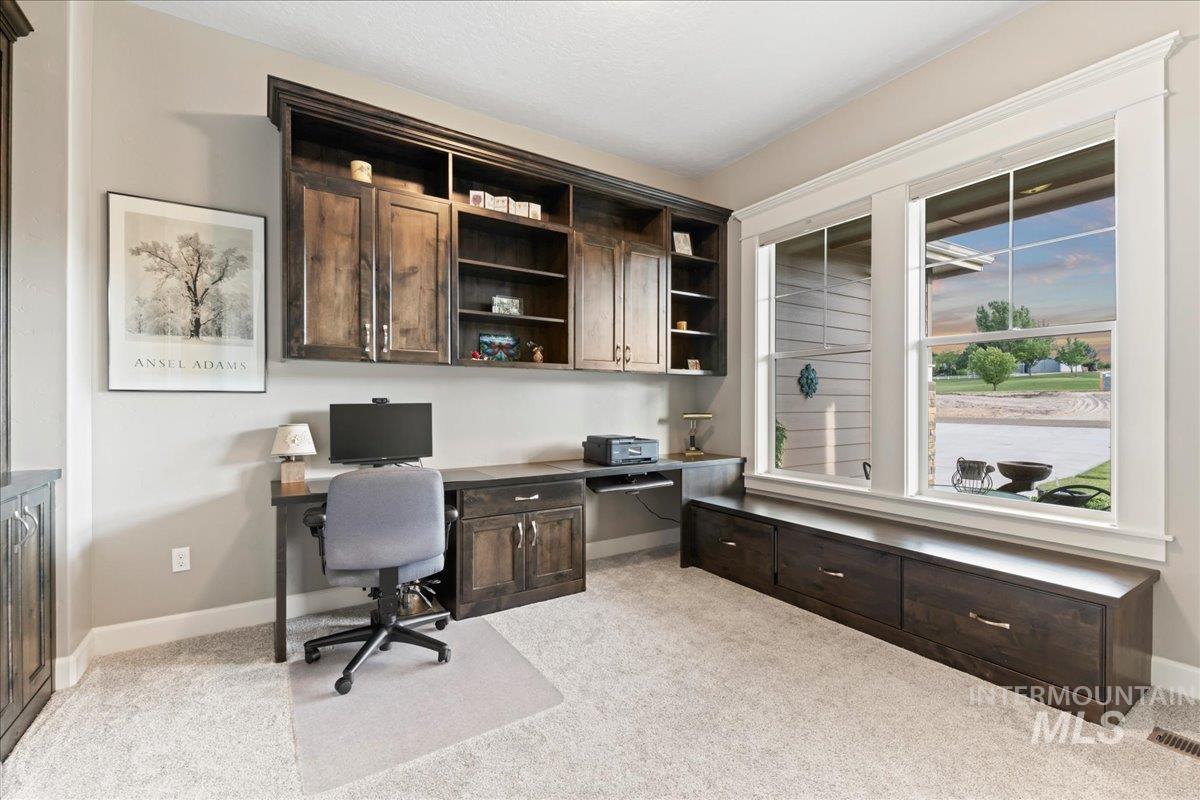 22206 Aura Vista Way, Caldwell, Idaho 83607, 4 Bedrooms, 2.5 Bathrooms, Residential For Sale, Price $1,020,000, 98988104