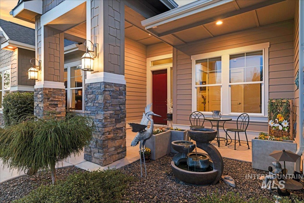 22206 Aura Vista Way, Caldwell, Idaho 83607, 4 Bedrooms, 2.5 Bathrooms, Residential For Sale, Price $1,020,000, 98988104