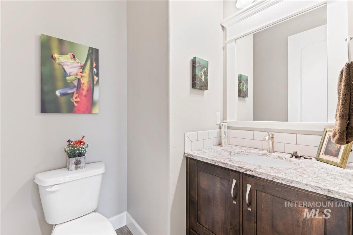 22206 Aura Vista Way, Caldwell, Idaho 83607, 4 Bedrooms, 2.5 Bathrooms, Residential For Sale, Price $1,020,000, 98988104