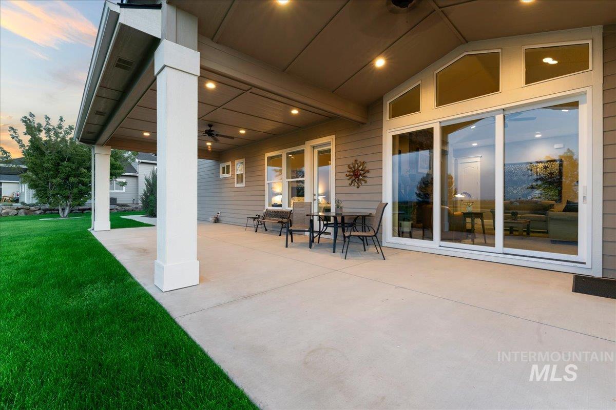 22206 Aura Vista Way, Caldwell, Idaho 83607, 4 Bedrooms, 2.5 Bathrooms, Residential For Sale, Price $1,020,000, 98988104