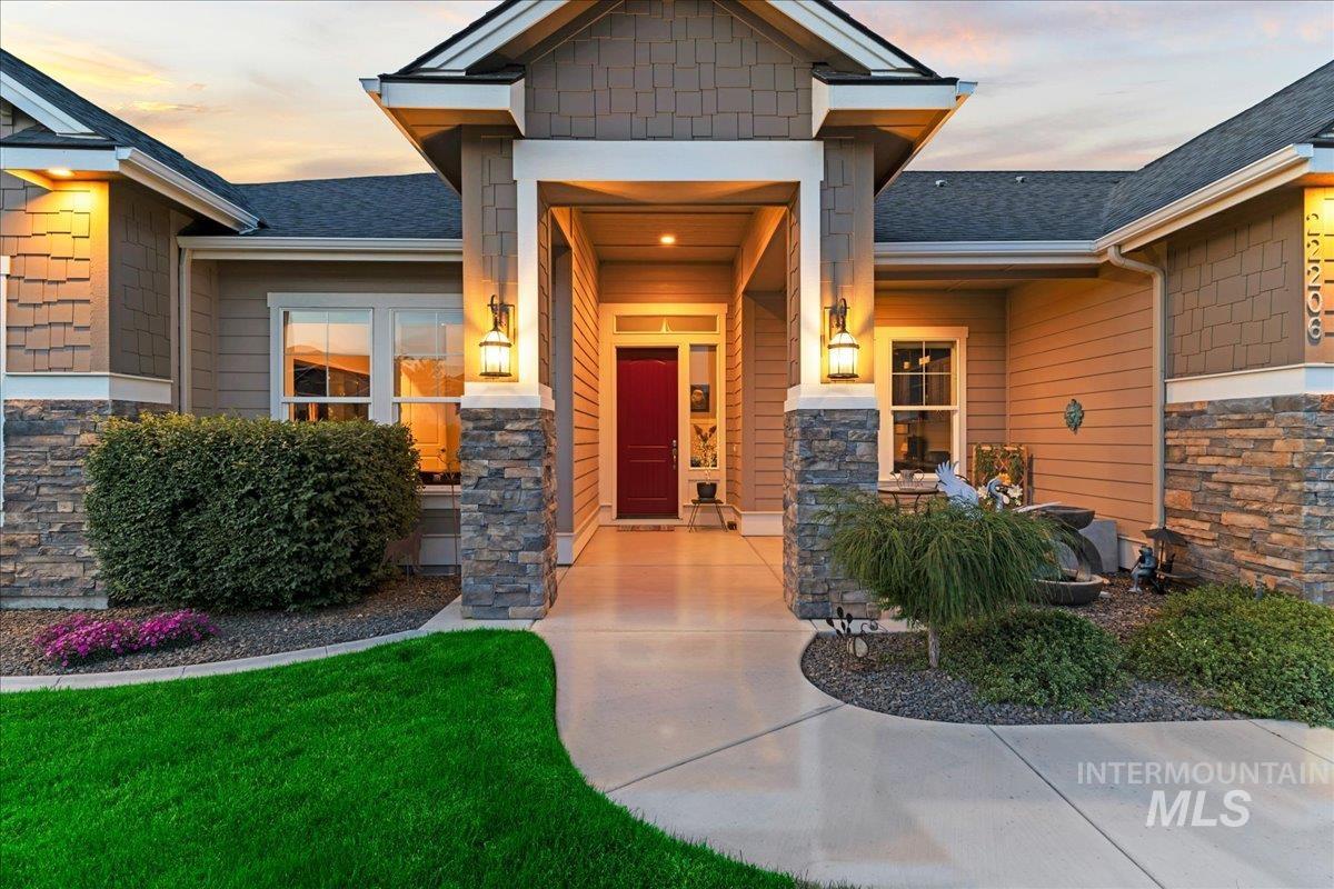 22206 Aura Vista Way, Caldwell, Idaho 83607, 4 Bedrooms, 2.5 Bathrooms, Residential For Sale, Price $1,020,000, 98988104