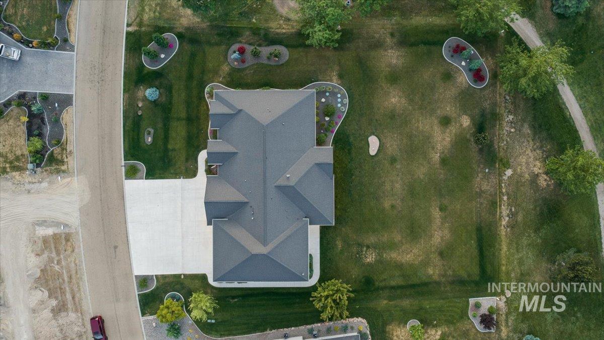 22206 Aura Vista Way, Caldwell, Idaho 83607, 4 Bedrooms, 2.5 Bathrooms, Residential For Sale, Price $1,020,000, 98988104