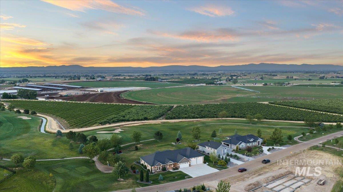 22206 Aura Vista Way, Caldwell, Idaho 83607, 4 Bedrooms, 2.5 Bathrooms, Residential For Sale, Price $1,020,000, 98988104
