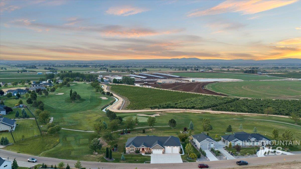 22206 Aura Vista Way, Caldwell, Idaho 83607, 4 Bedrooms, 2.5 Bathrooms, Residential For Sale, Price $1,020,000, 98988104