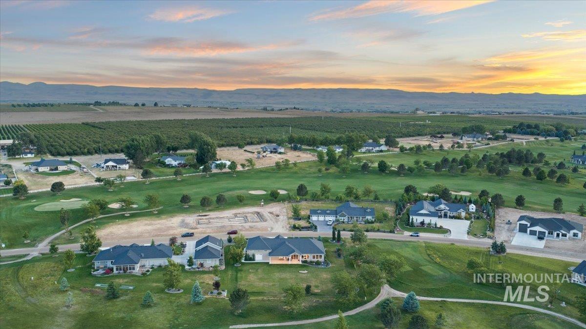 22206 Aura Vista Way, Caldwell, Idaho 83607, 4 Bedrooms, 2.5 Bathrooms, Residential For Sale, Price $1,020,000, 98988104