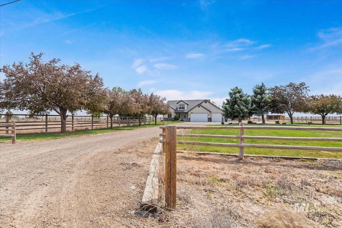 5915 SW Ashley Ct., Mountain Home, Idaho 83647, 3 Bedrooms, 3 Bathrooms, Residential For Sale, Price $699,900,MLS 98988105