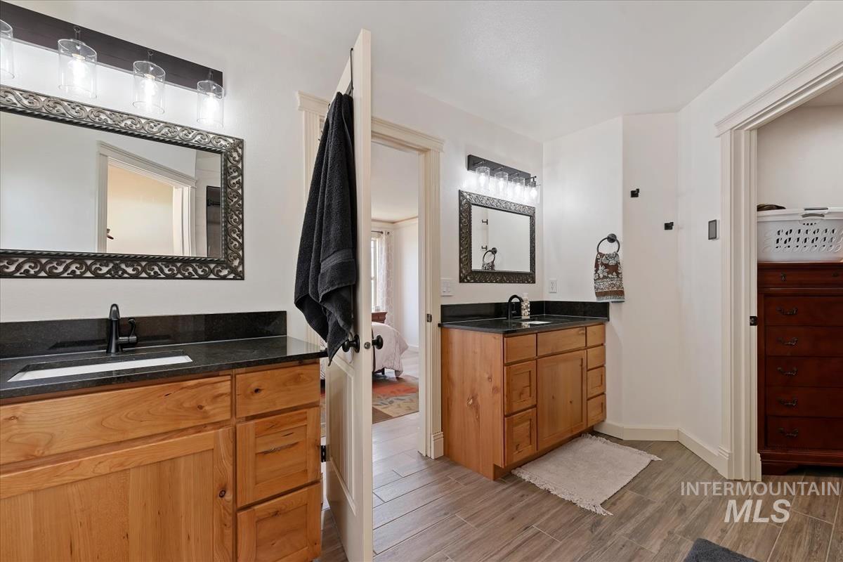 5915 SW Ashley Ct., Mountain Home, Idaho 83647, 3 Bedrooms, 3 Bathrooms, Residential For Sale, Price $699,900,MLS 98988105