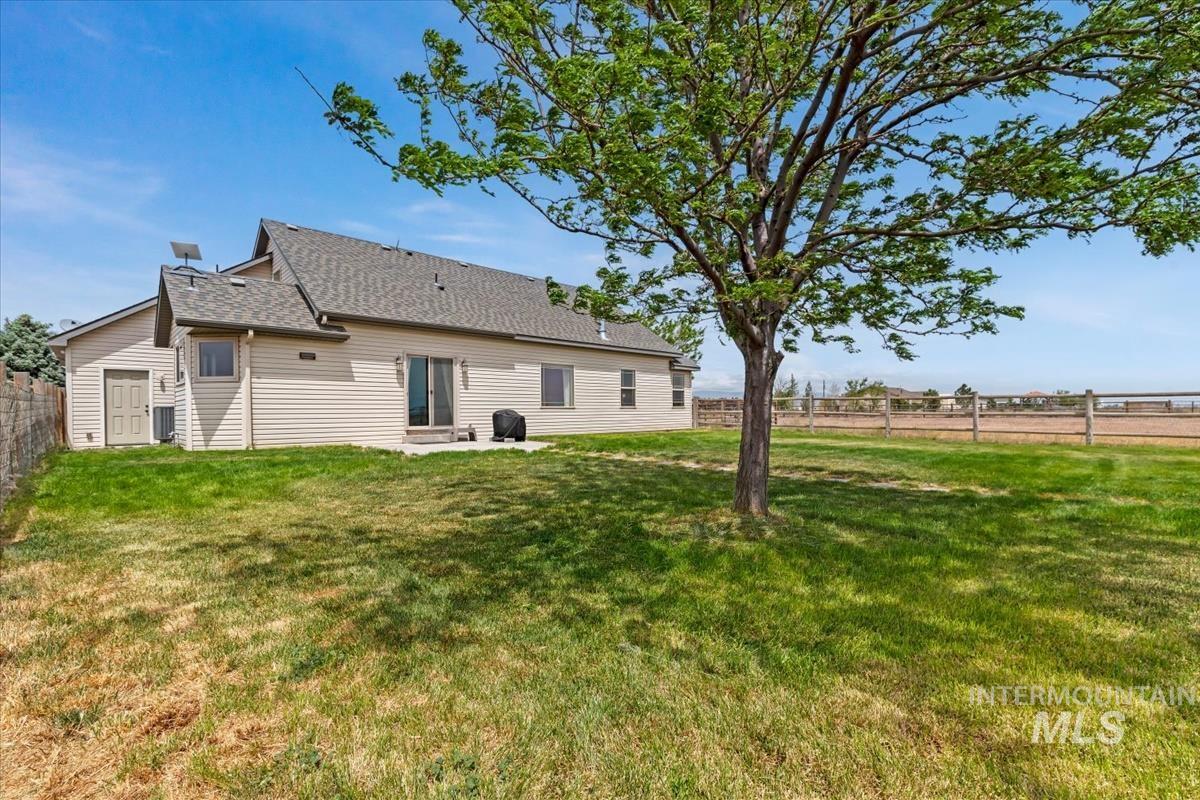 5915 SW Ashley Ct., Mountain Home, Idaho 83647, 3 Bedrooms, 3 Bathrooms, Residential For Sale, Price $699,900,MLS 98988105