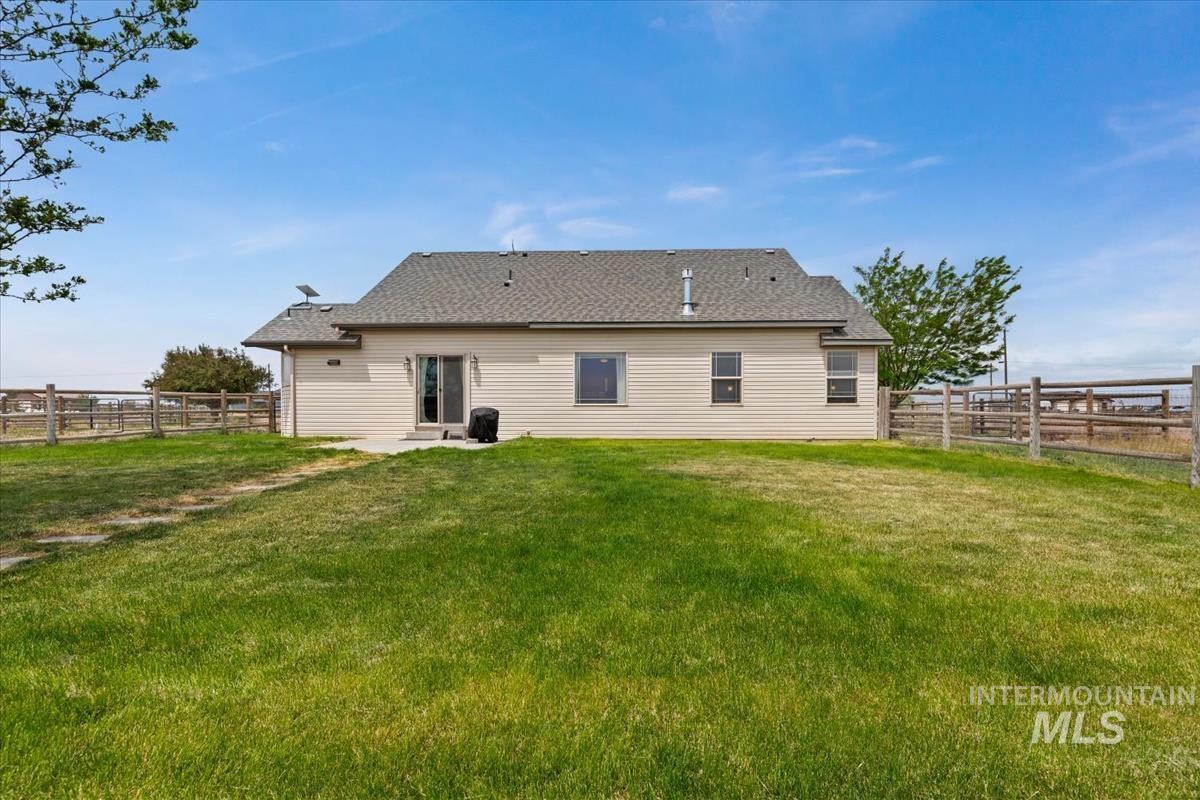 5915 SW Ashley Ct., Mountain Home, Idaho 83647, 3 Bedrooms, 3 Bathrooms, Residential For Sale, Price $699,900,MLS 98988105