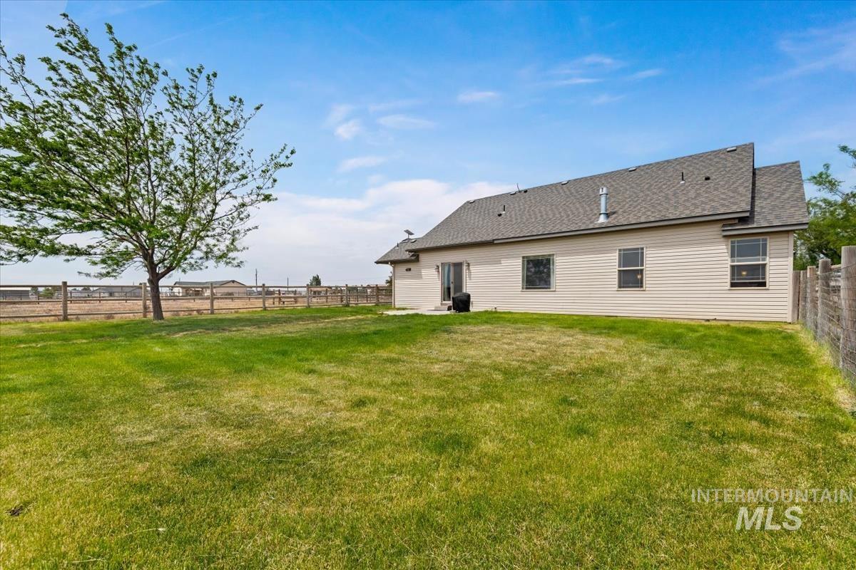 5915 SW Ashley Ct., Mountain Home, Idaho 83647, 3 Bedrooms, 3 Bathrooms, Residential For Sale, Price $699,900,MLS 98988105