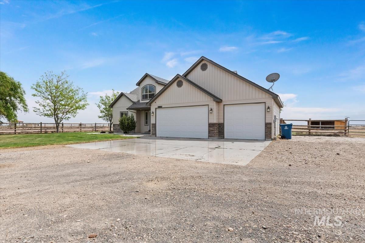 5915 SW Ashley Ct., Mountain Home, Idaho 83647, 3 Bedrooms, 3 Bathrooms, Residential For Sale, Price $699,900,MLS 98988105