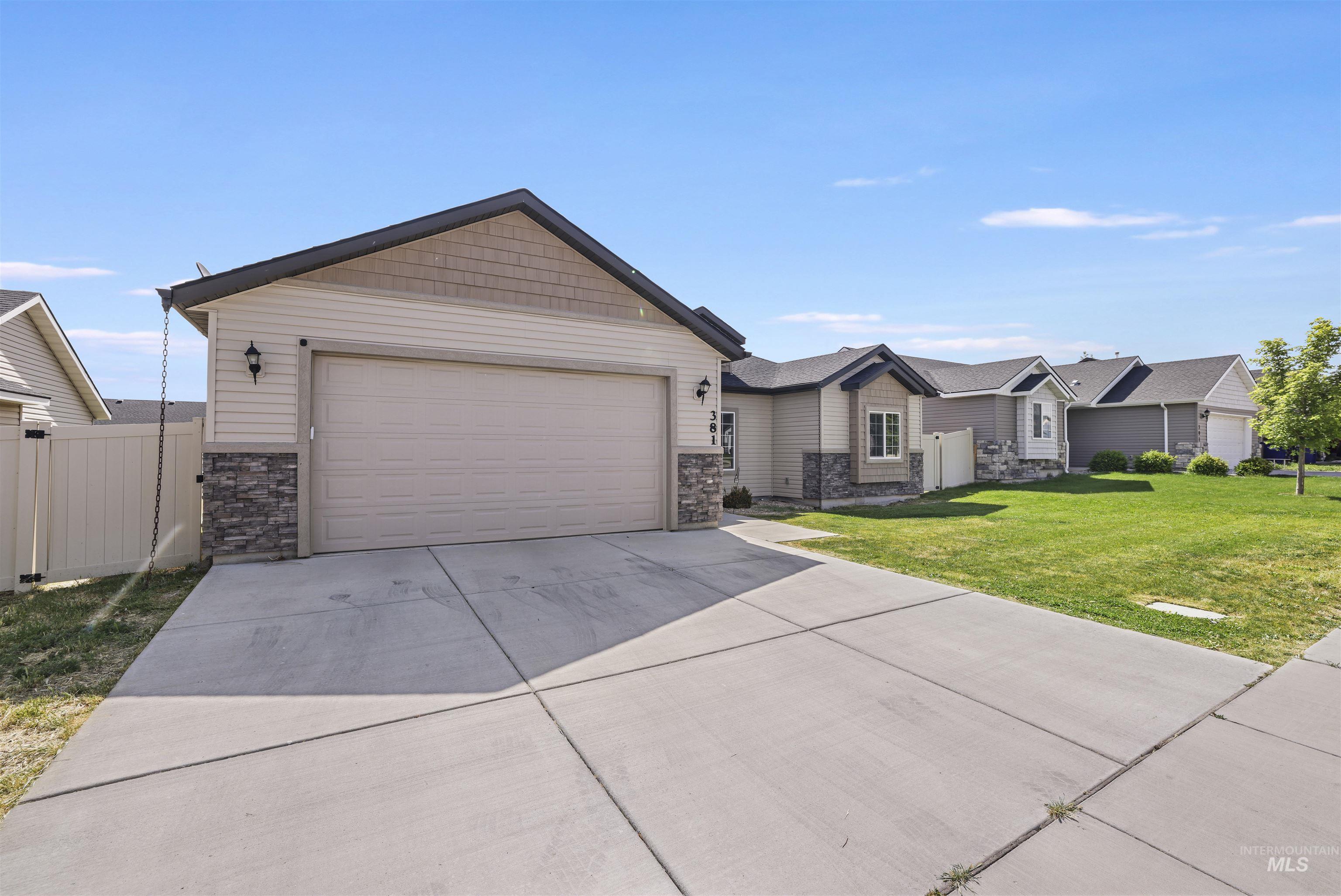 381 Benno St., Twin Falls, Idaho 83301, 3 Bedrooms, 2 Bathrooms, Residential For Sale, Price $359,900,MLS 98988107