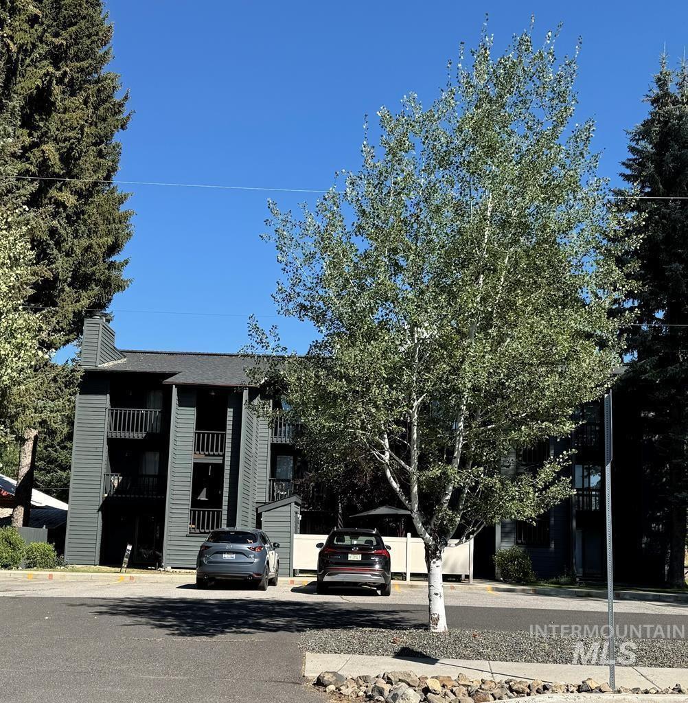 601 Hemlock St., McCall, Idaho 83638, 2 Bedrooms, 1 Bathroom, Residential For Sale, Price $419,000,MLS 98988108