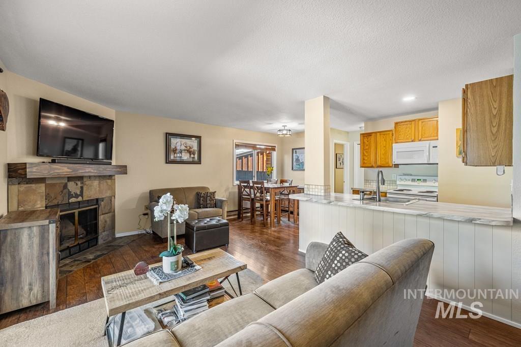 601 Hemlock St., McCall, Idaho 83638, 2 Bedrooms, 1 Bathroom, Residential For Sale, Price $419,000,MLS 98988108