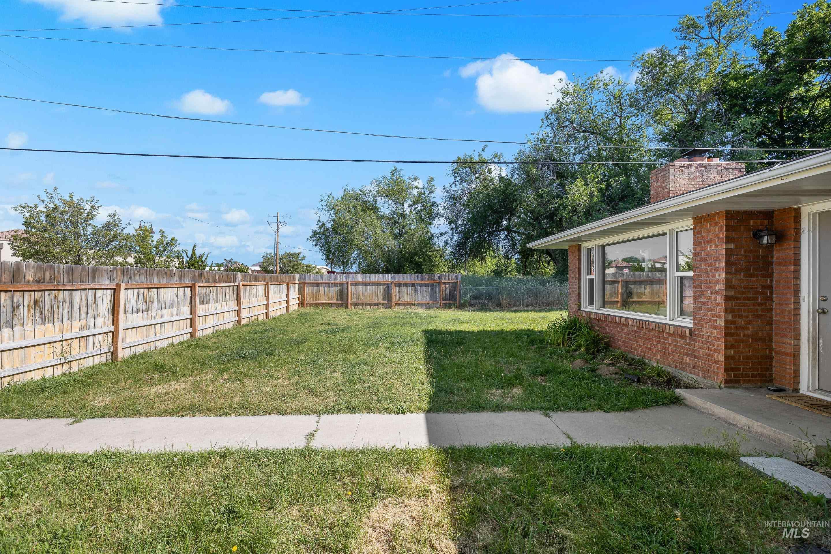 1118 S Robert St, Boise, Idaho 83705, 2 Bedrooms, 1 Bathroom, Residential For Sale, Price $399,900,MLS 98988111
