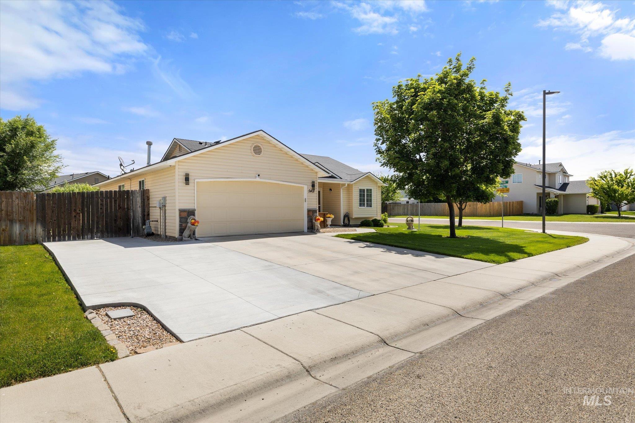 5401 Barkley Way, Caldwell, Idaho 83607, 4 Bedrooms, 2 Bathrooms, Residential For Sale, Price $399,000,MLS 98988114