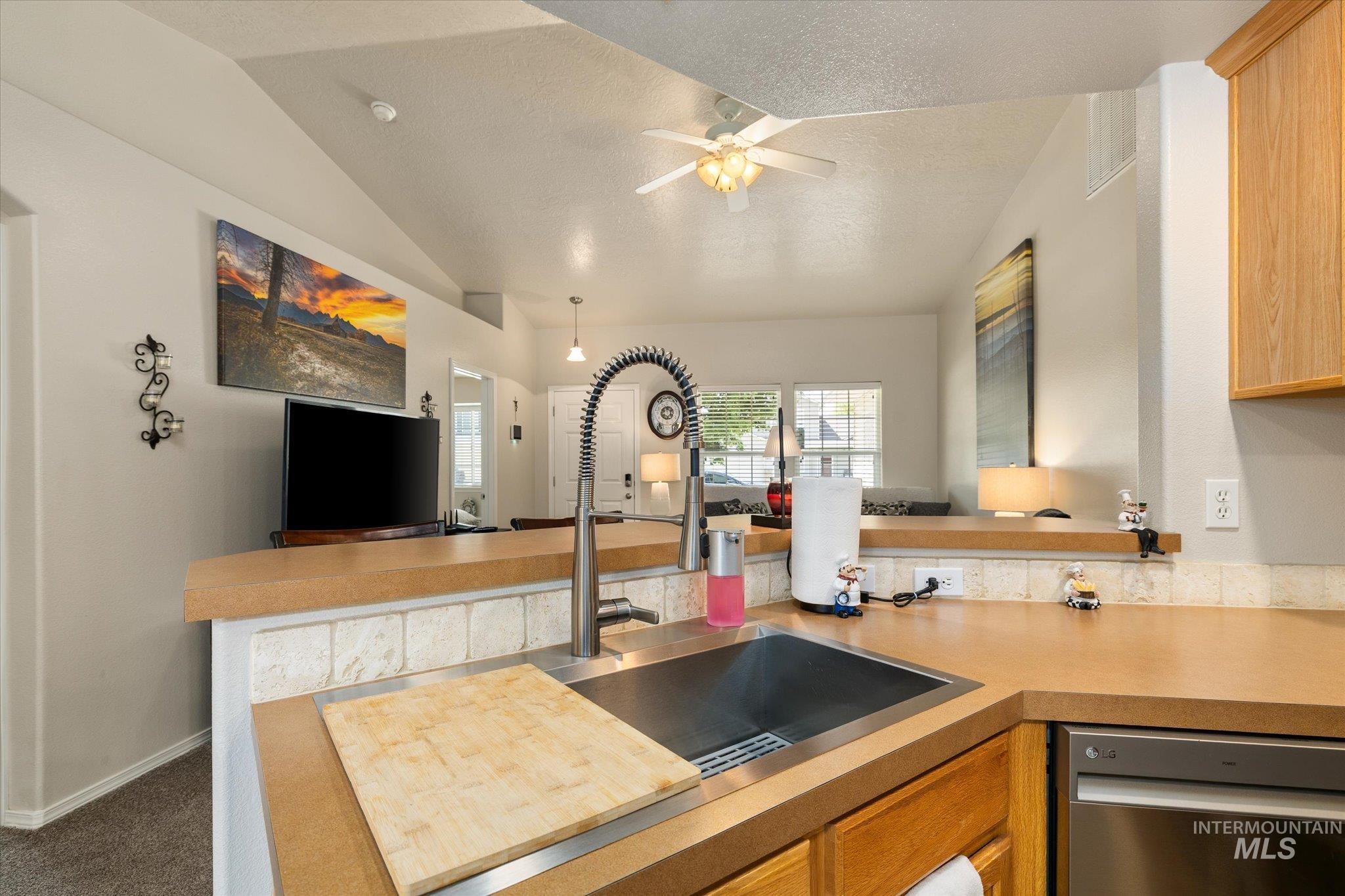 5401 Barkley Way, Caldwell, Idaho 83607, 4 Bedrooms, 2 Bathrooms, Residential For Sale, Price $399,000,MLS 98988114