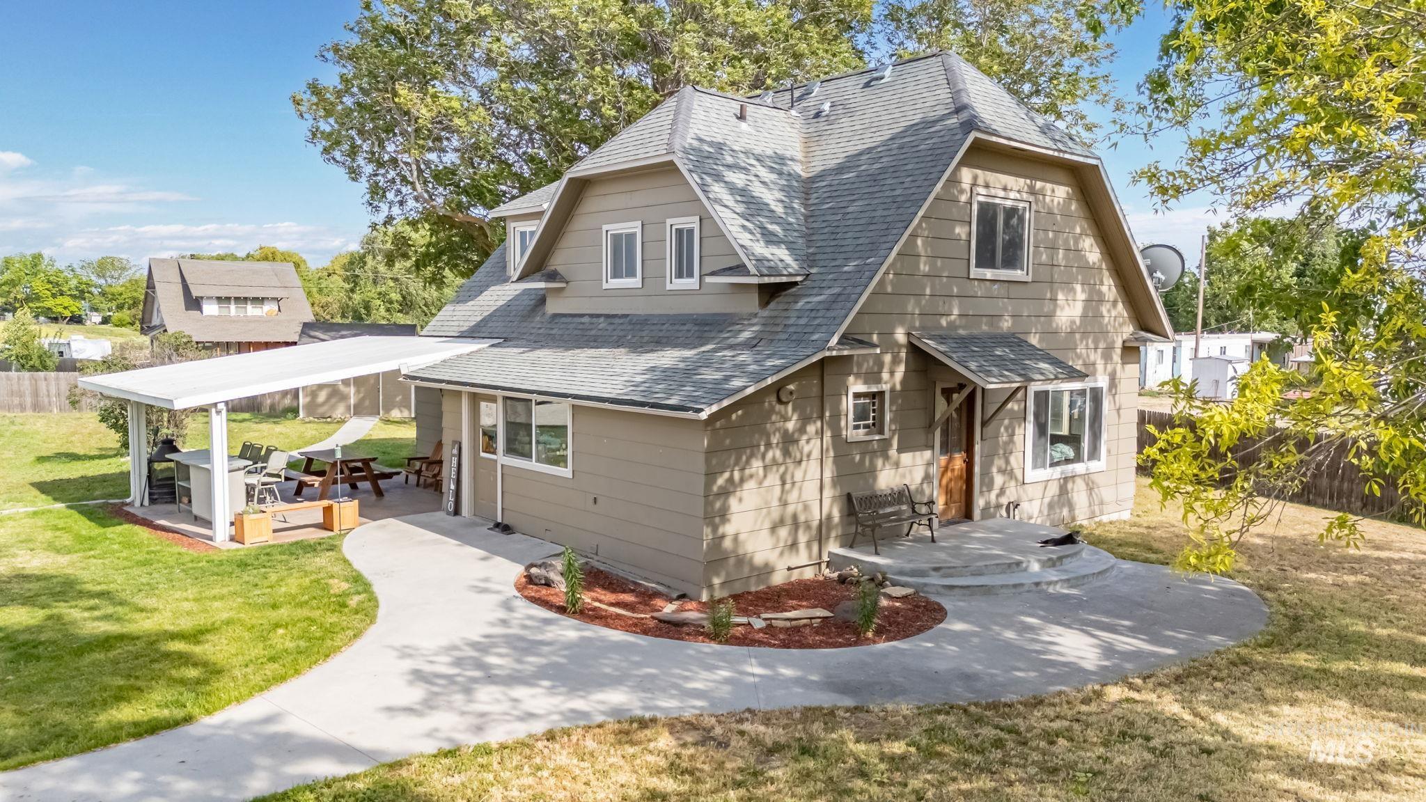 621 S Borchers Lane, Caldwell, Idaho 83605, 4 Bedrooms, 2 Bathrooms, Residential For Sale, Price $569,000,MLS 98988117